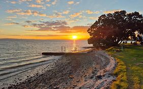 Bonnie Doon On The Thames Coast